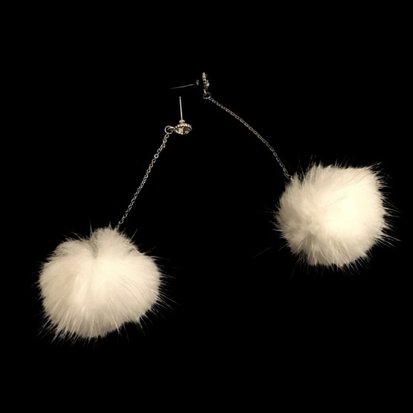 Silver Star White Pom Pom Dangle Fashion Earrings - Picture 3 of 8